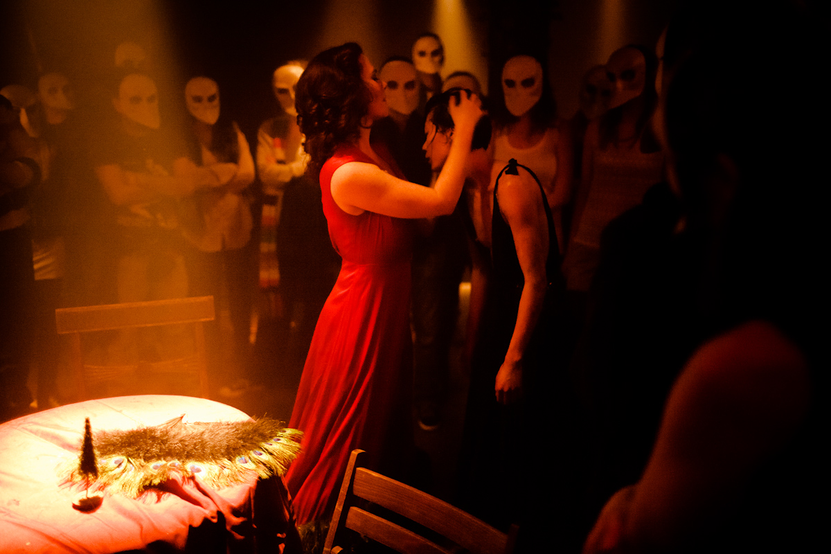 Сцена из спектакль «Sleep no more»